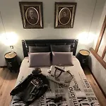 Industriel Chic 아파트 *
